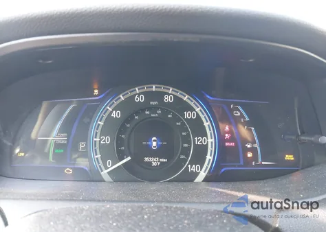 2014 Honda Accord Hybrid Touring z USA, uszkodzony, nr VIN 1HGCR6F73EA004766